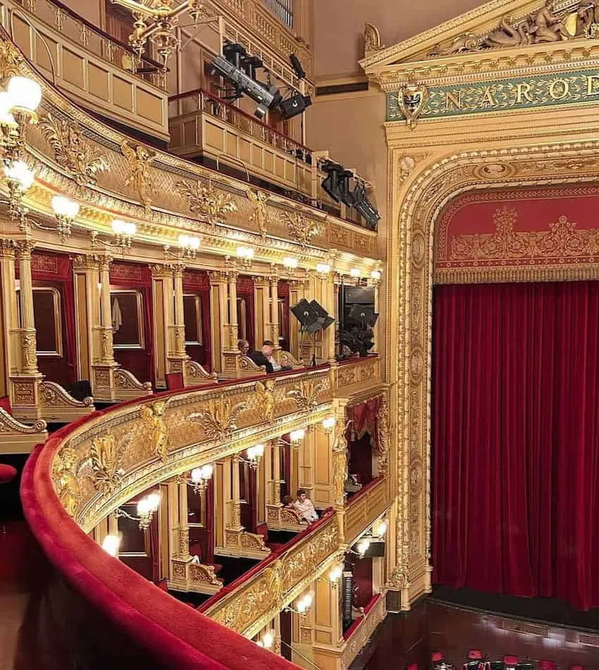 Le théâtre national