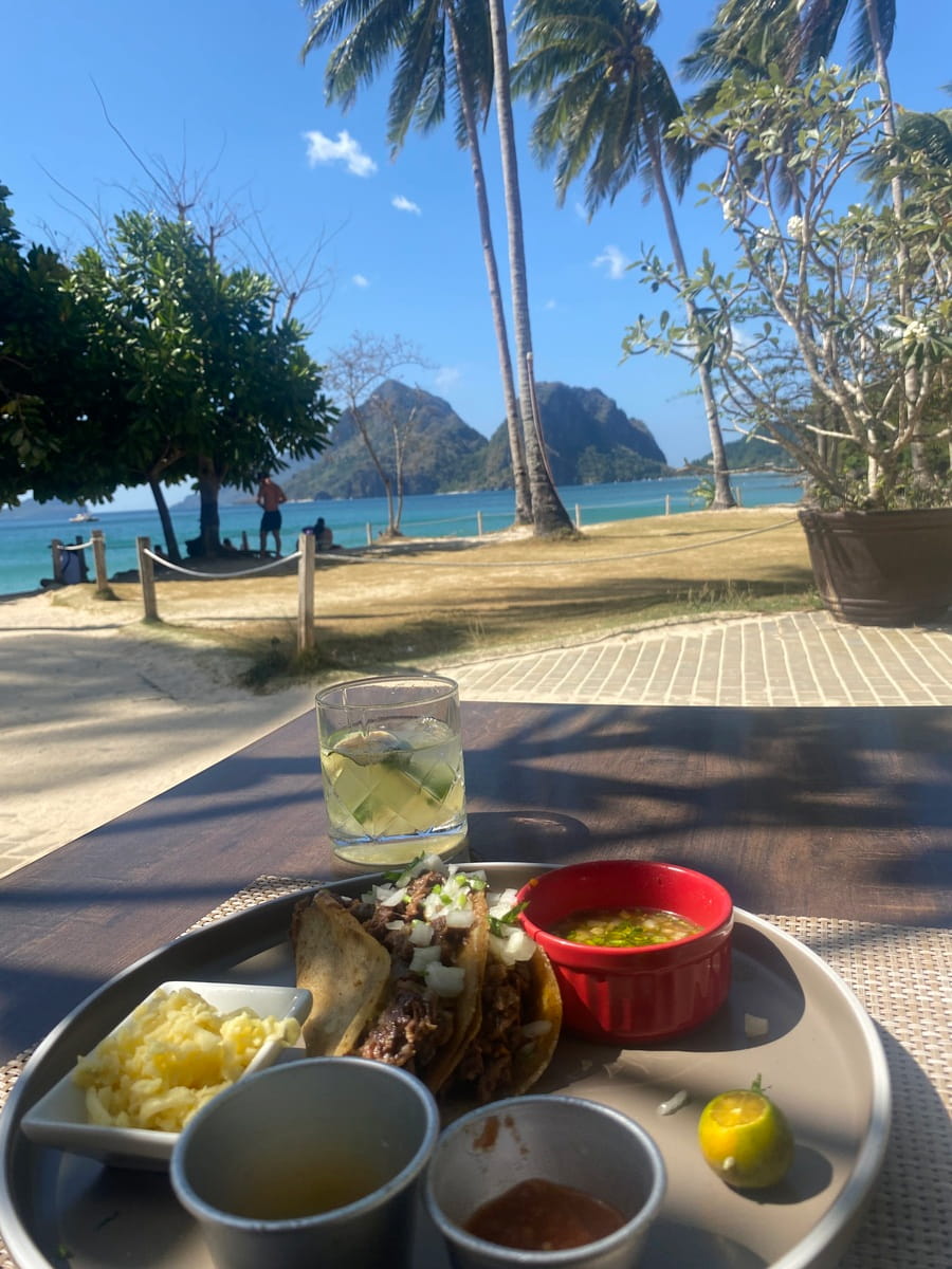 Plage de Marimegmeg, Palawan