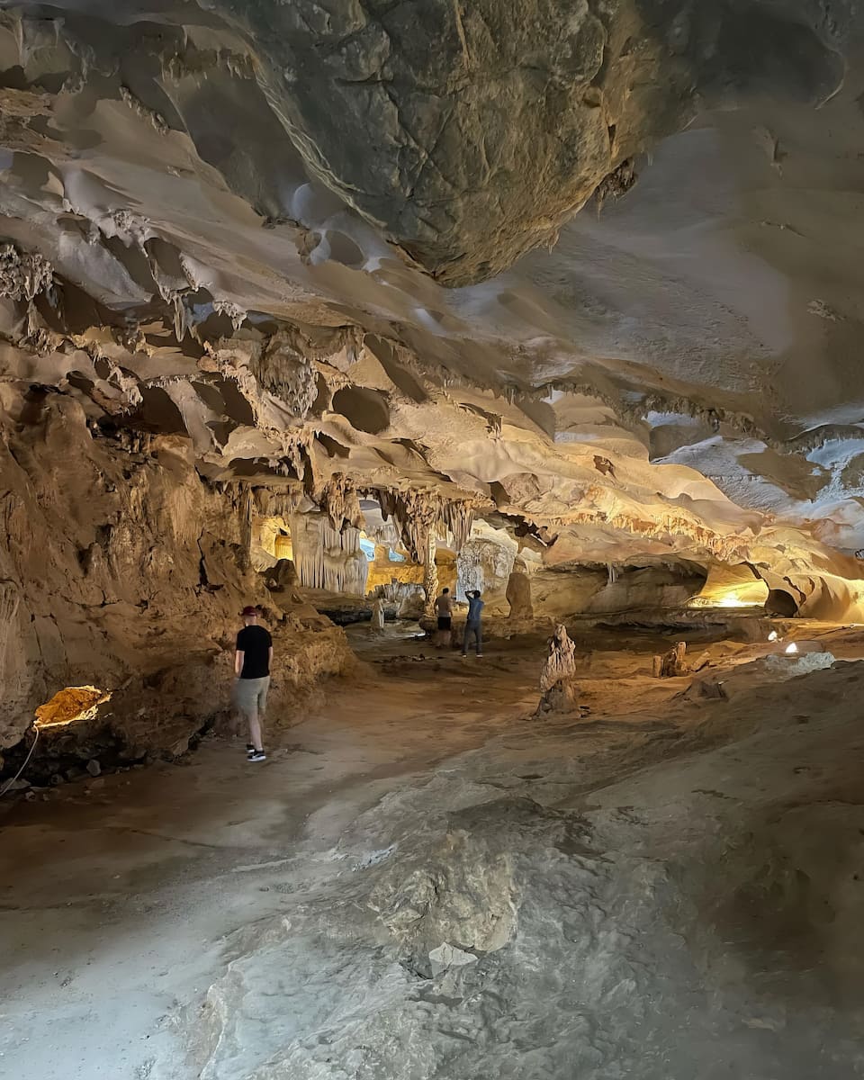 Halong, grotte de Thien Canh Son